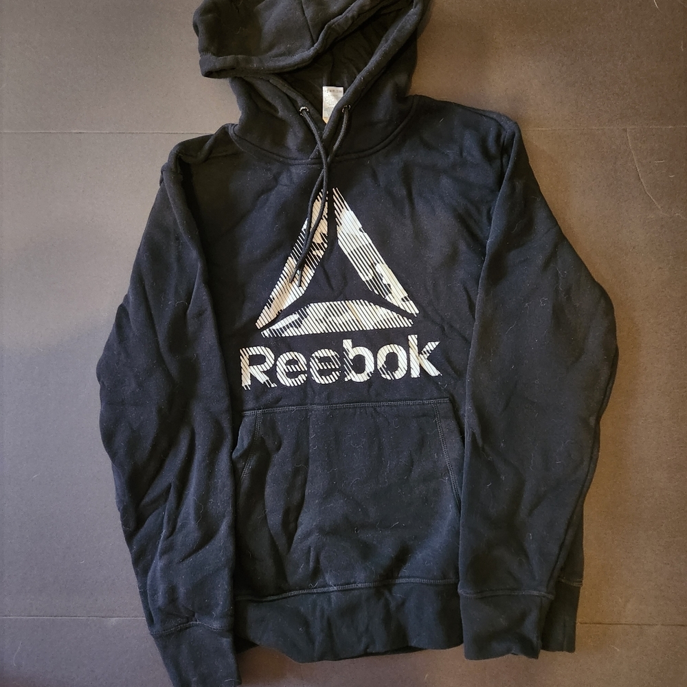 Reebok hoodie Size M like new
